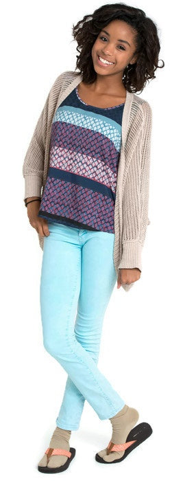 Woman wearing khaki V-Toe split-toe crew socks