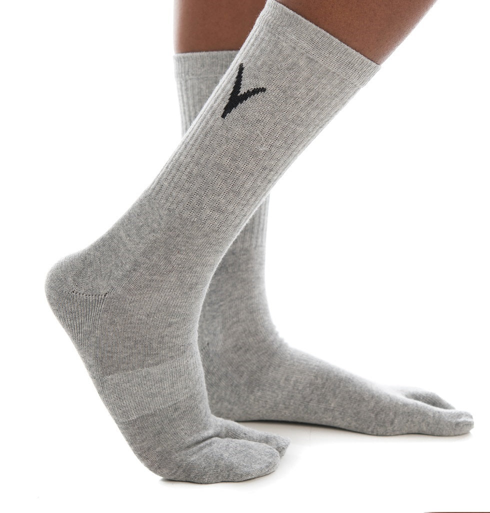 Light grey V-Toe athletic split-toe tabi crew socks